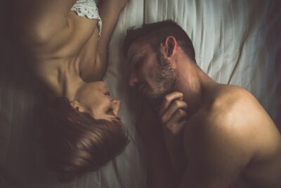 Мастурбація у стосунках – чому це варто робити?