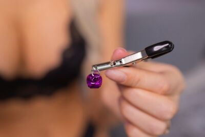 Стимуляція грудей – як пестити і збуджувати партнерку?